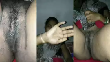 Shy Dehati Bhabhi pussy show MMS video