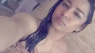 desi girl bathroom and bedroom boobs show