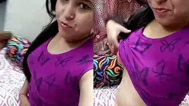 Delhi Teen Soumya Showing Boobs