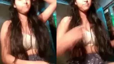 Hot Desi Girl Showing Her Big Boobs