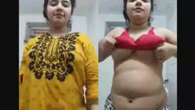 Sexy Desi Hot Girl Showing Boobs And Pussy