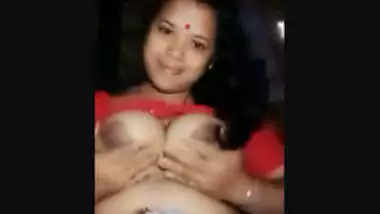 Asamee big boobie aunty