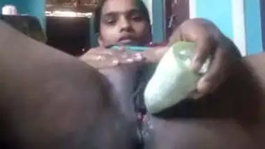 Bhabhi masturbating with vegetable