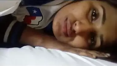 Teen porn video of an Indian cutie exposing herself on webcam