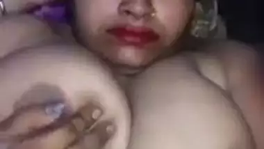 Desi wife leaked video where she flaunts juicy boobs and hairy XXX hole