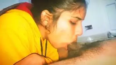 Desi maid engulfing cock MMS homemade video