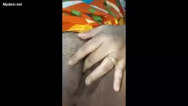 fat bhabhi fingering