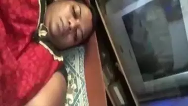 Super hawt Bhabhi masturbating on live webcam