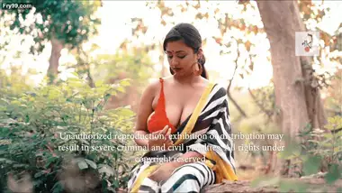 Big boobs model Moni photoshoot video – 3
