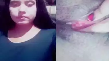 Bangladeshi village girl rubbing black pussy