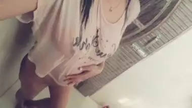 Desi Young Girl Teasing In Shower