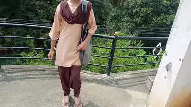 Indian College girl outdoor sex video