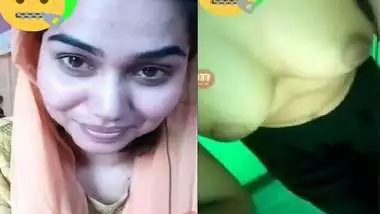 Angry girlfriend boob show viral topless call