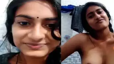 Mallu girl boobs show selfie with cute expression